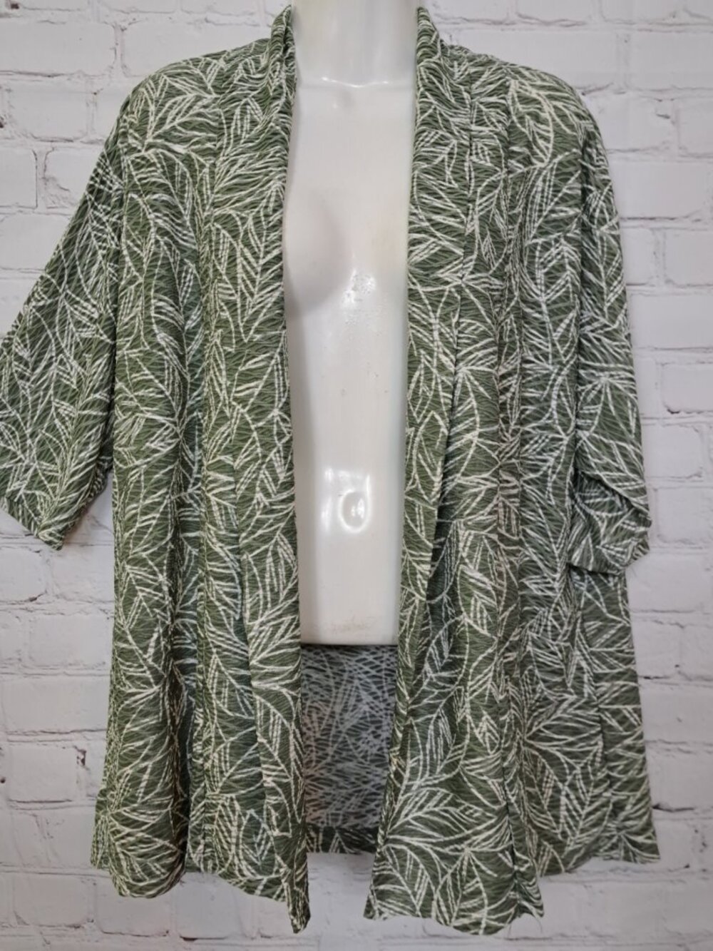 JM Collection Leaf Print Elbow Sleeve Open Front Cardigan Size Medium